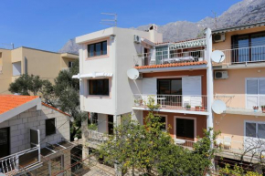 Отель Apartments with a parking space Makarska - 9506  Макарска 